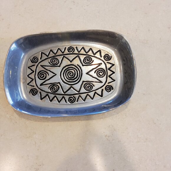 Wilton Armetale bread tray